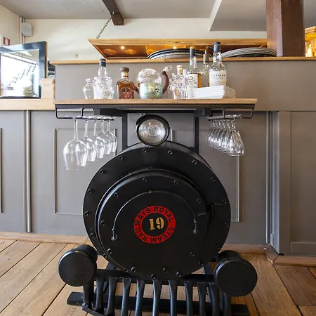 Ξενοδοχείο Hotel Arcen 3*