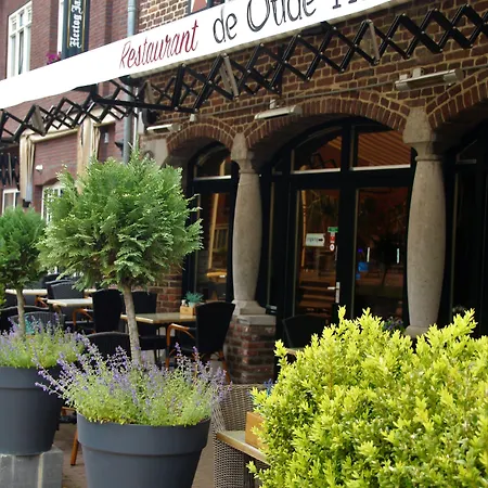 Hotel Arcen 3*